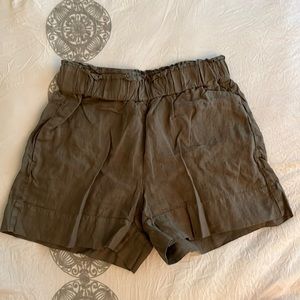 100% Linen Lou and Grey Shorts